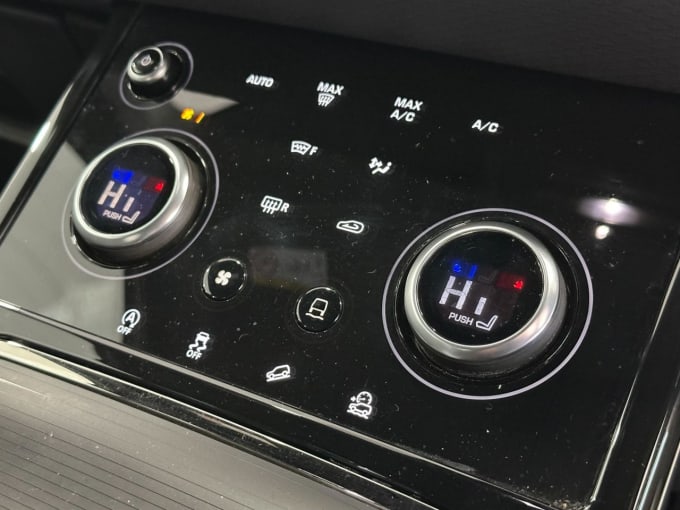2025 Land Rover Range Rover Evoque