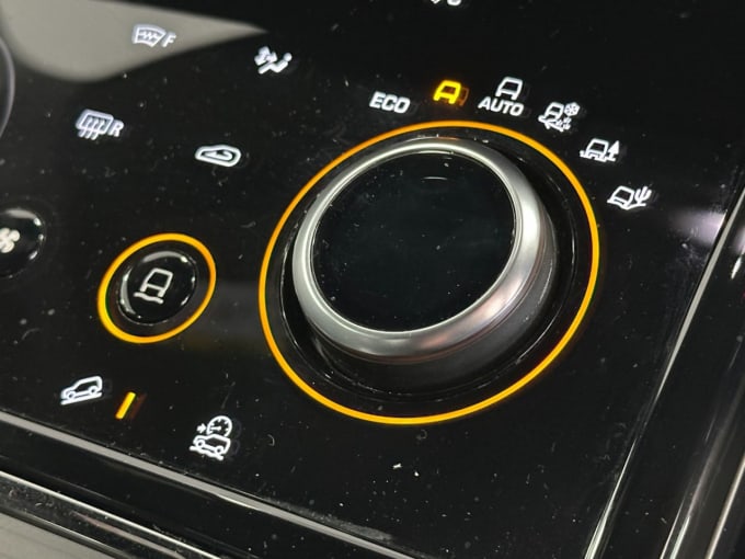 2025 Land Rover Range Rover Evoque
