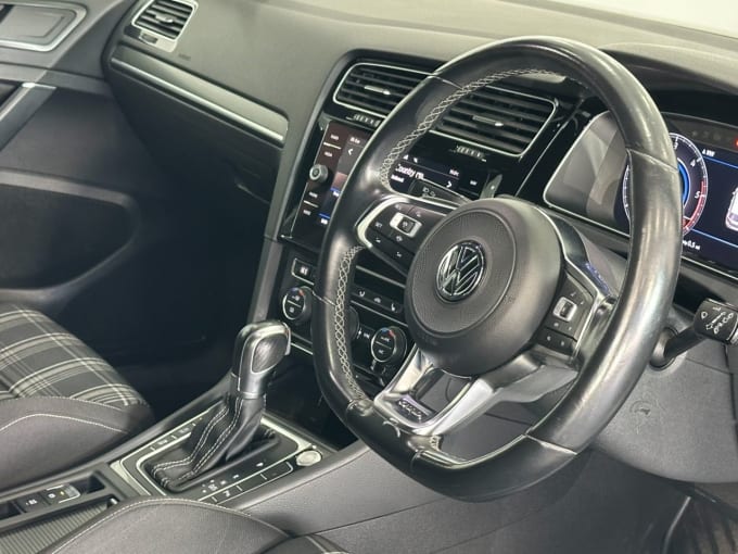 2025 Volkswagen Golf