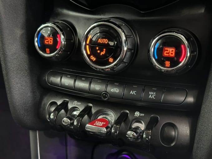 2025 Mini Hatch