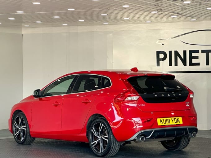 2025 Volvo V40