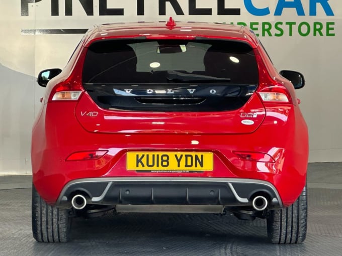 2025 Volvo V40