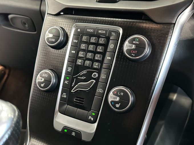 2025 Volvo V40
