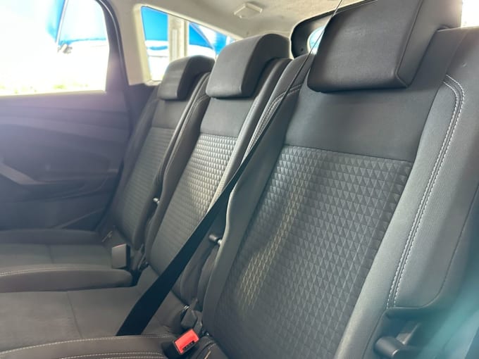2025 Ford C-max