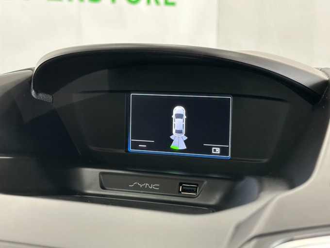 2025 Ford C-max