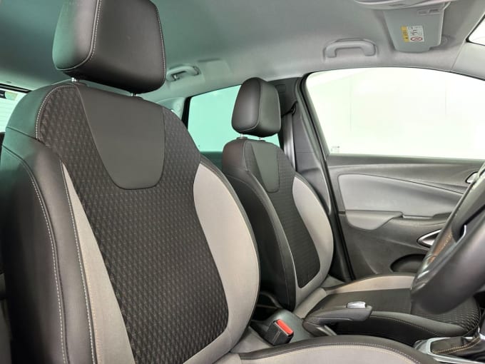 2025 Vauxhall Crossland X