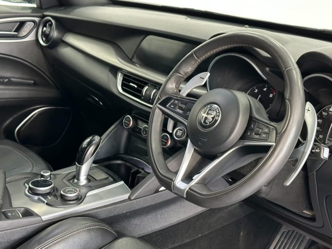 2025 Alfa Romeo Stelvio