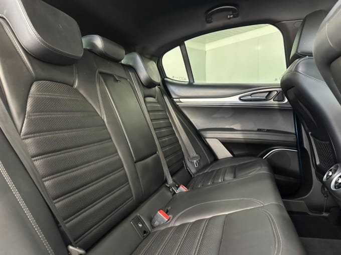 2025 Alfa Romeo Stelvio