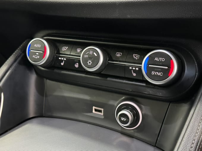 2025 Alfa Romeo Stelvio