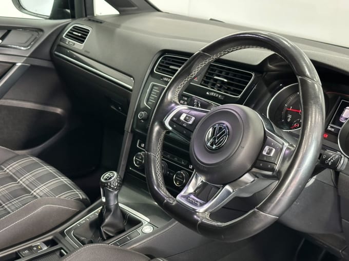 2025 Volkswagen Golf