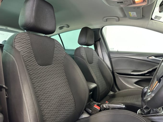 2025 Vauxhall Astra