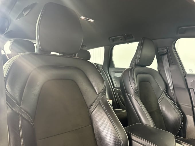 2025 Volvo V90