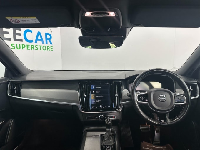 2025 Volvo V90