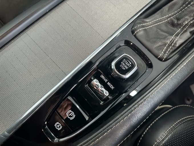 2025 Volvo V90