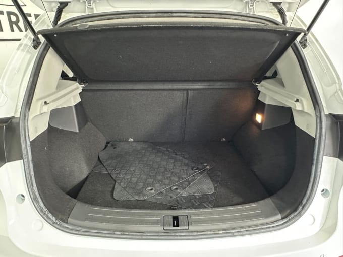 2025 Mg Mg Zs