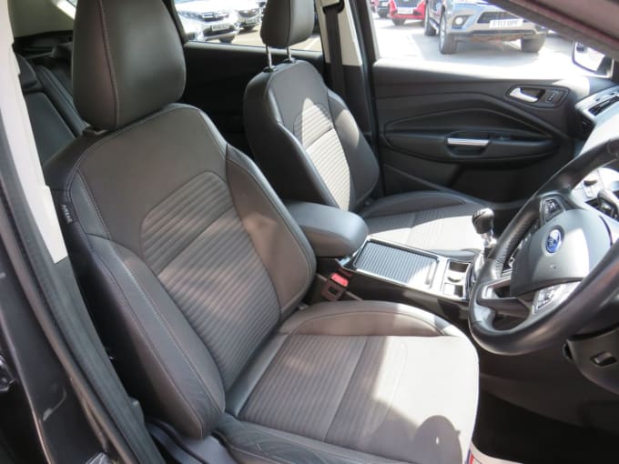 2025 Ford Kuga