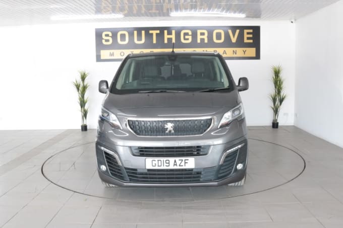 2025 Peugeot Traveller
