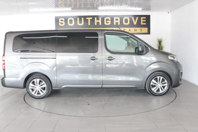 2025 Peugeot Traveller