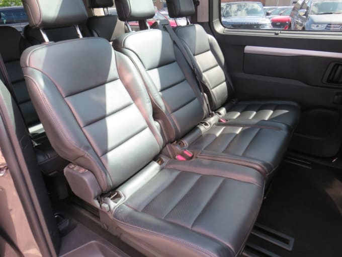 2025 Peugeot Traveller
