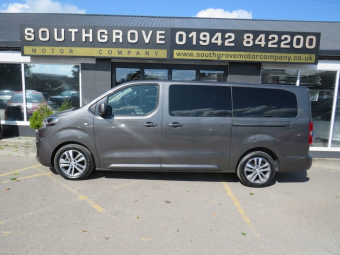 2025 Peugeot Traveller
