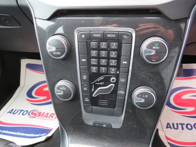 2025 Volvo V40