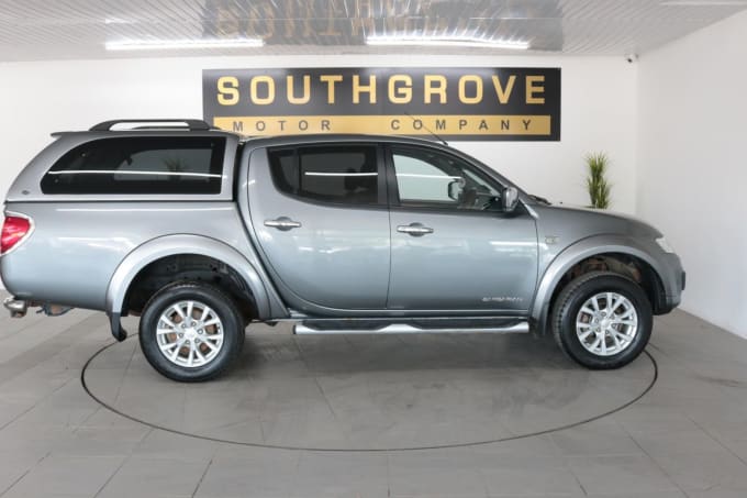 2025 Mitsubishi L200