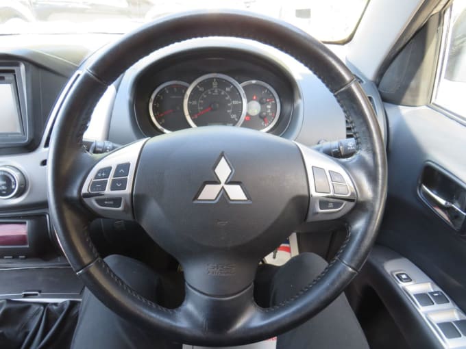 2025 Mitsubishi L200
