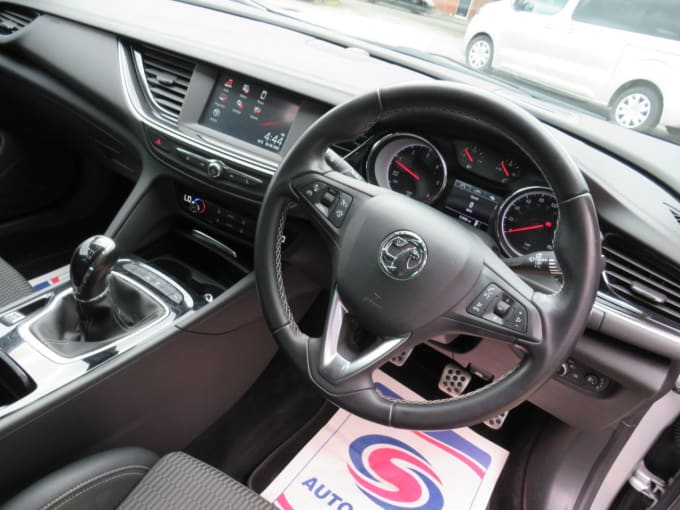2025 Vauxhall Insignia