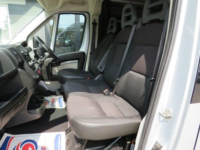 2025 Peugeot Boxer