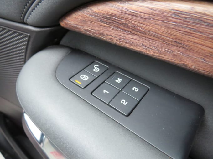 2025 Land Rover Discovery