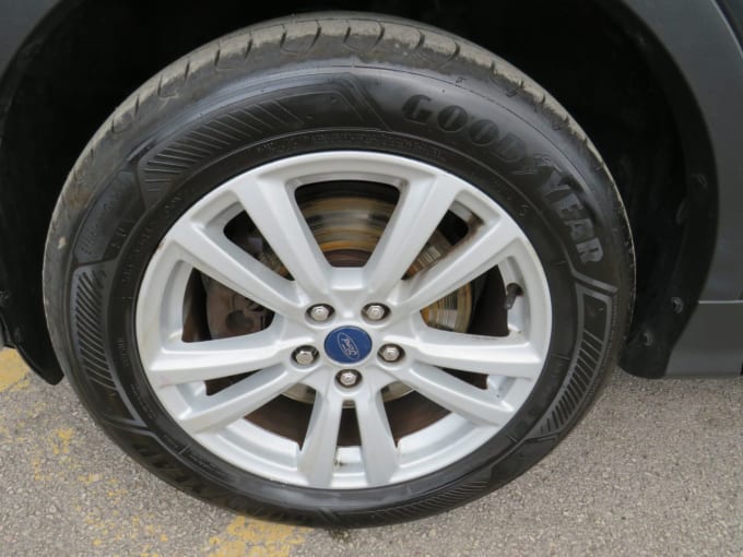 2025 Ford Kuga