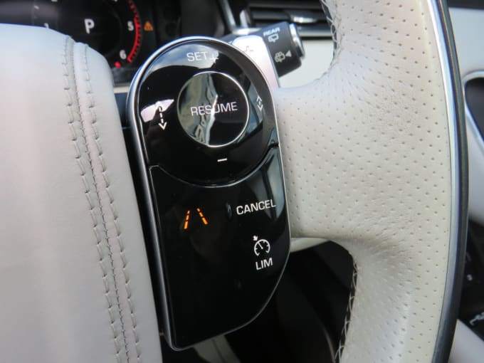 2025 Land Rover Range Rover Velar