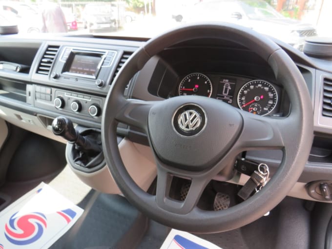 2025 Volkswagen Transporter Shuttle