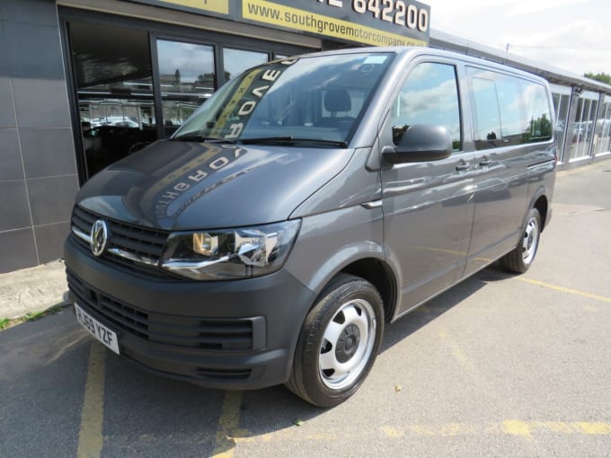 2025 Volkswagen Transporter Shuttle