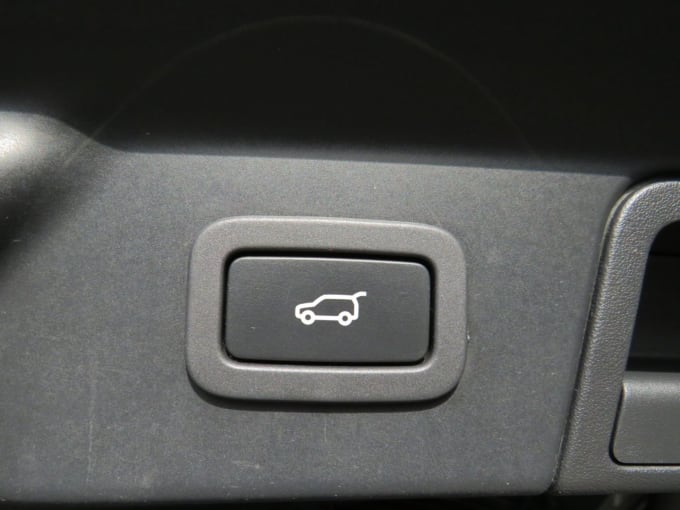2025 Land Rover Range Rover Velar