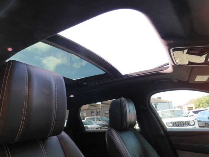 2025 Land Rover Range Rover Velar