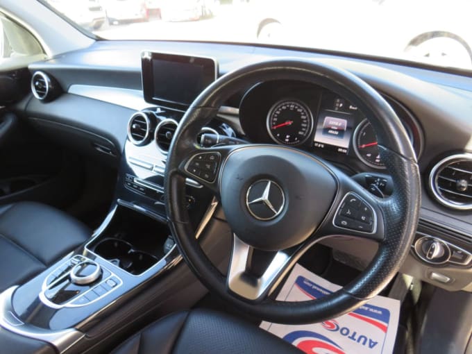 2025 Mercedes-benz Glc