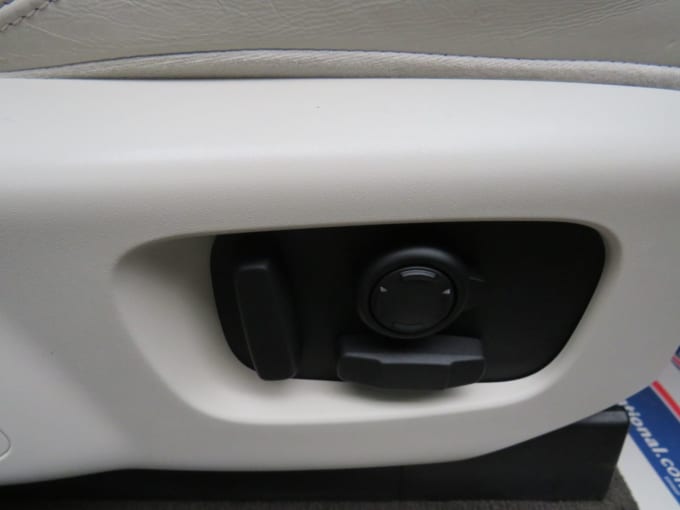 2025 Land Rover Discovery