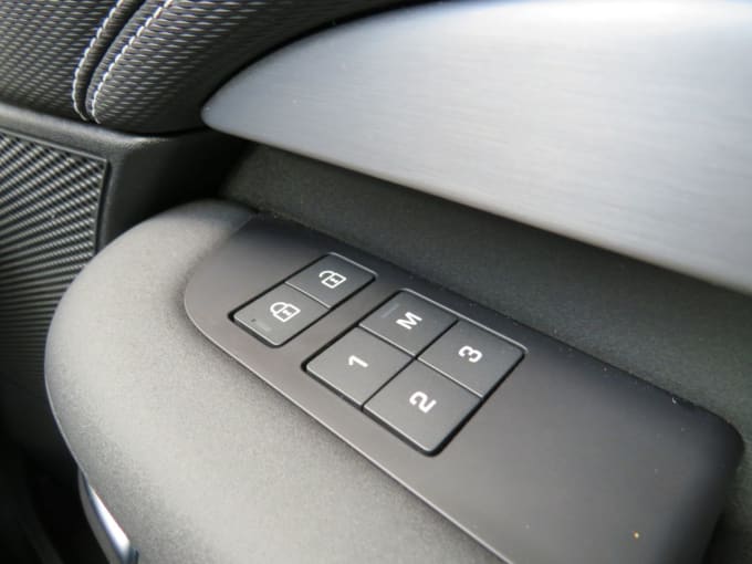 2025 Land Rover Discovery