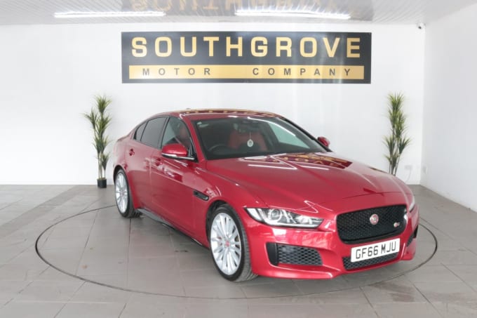 2025 Jaguar Xe