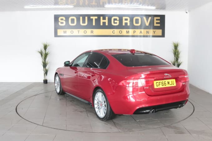 2025 Jaguar Xe