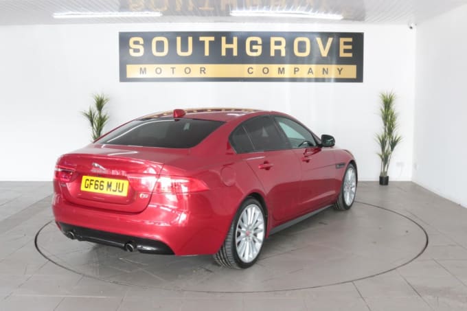 2025 Jaguar Xe