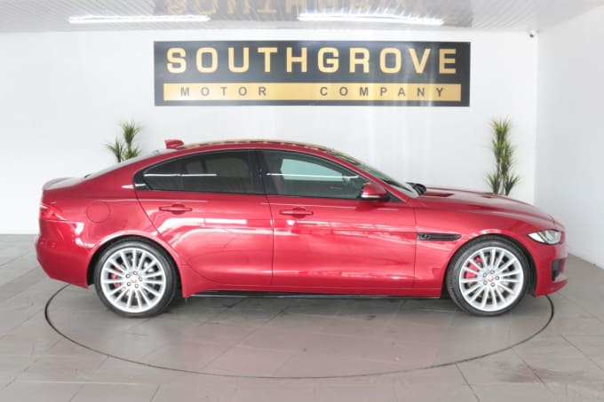 2025 Jaguar Xe