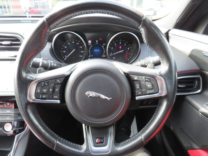2025 Jaguar Xe