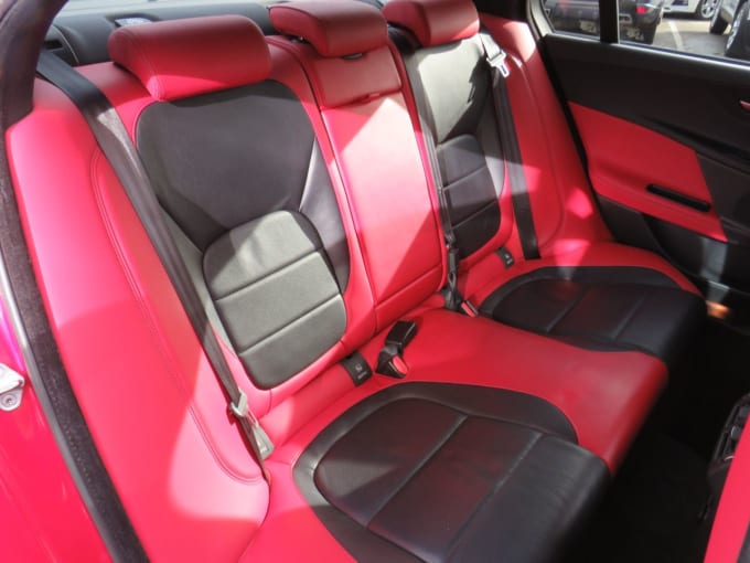2025 Jaguar Xe
