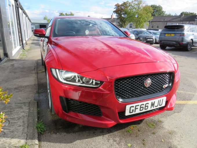 2025 Jaguar Xe