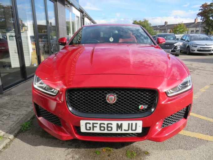 2025 Jaguar Xe