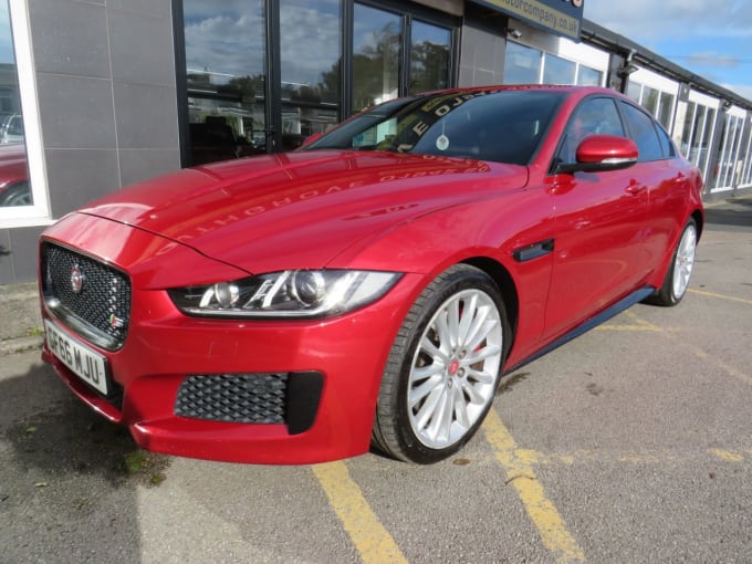 2025 Jaguar Xe