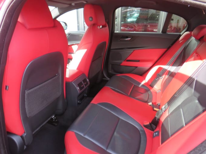 2025 Jaguar Xe
