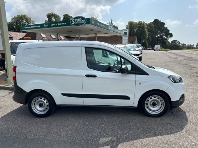 2025 Ford Transit Courier